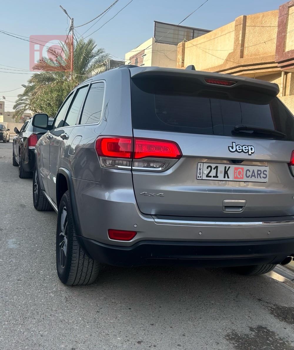 جیپ گراند شیرۆکی